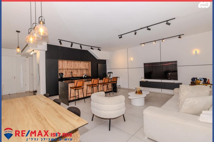 דו משפחתי, אסתר המלכה, רובע יזרעאל סביוני העמק, עפולה