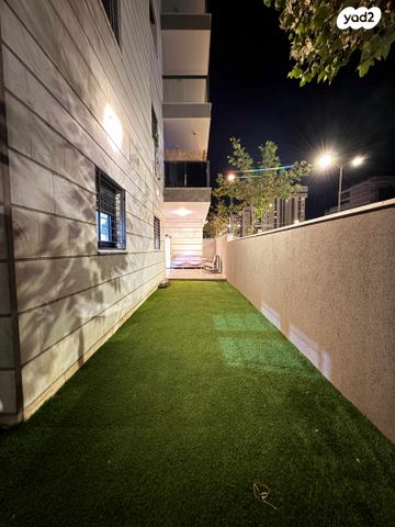 דירת גן, אריאל שרון, נווה שרון / שער העיר, נתיבות