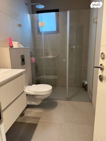 דירה, הגיבורים, עמידר, בת ים