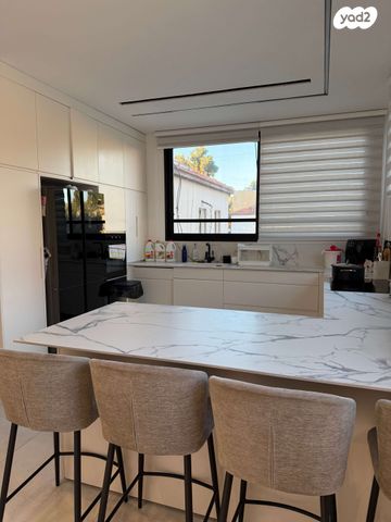 דירה, הגיבורים, עמידר, בת ים