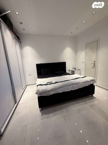 דירה, הגיבורים, עמידר, בת ים