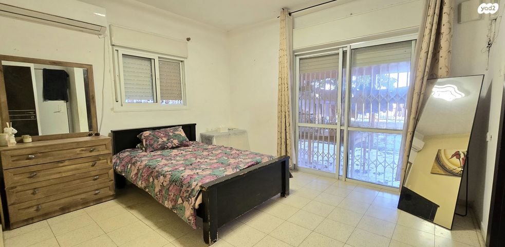 דו משפחתי, שערי תקווה