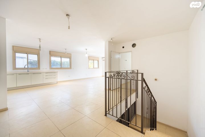 דירת גן, אלוף דוד 151, רמת חן, רמת גן