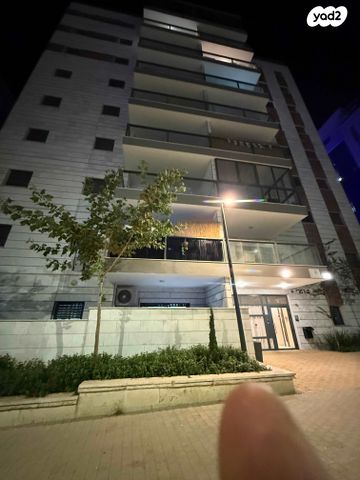 דירת גן, אריאל שרון, נווה שרון / שער העיר, נתיבות