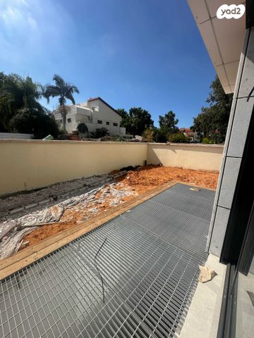 דירת גן, הרצליה הירוקה, נווה עובד, הרצליה