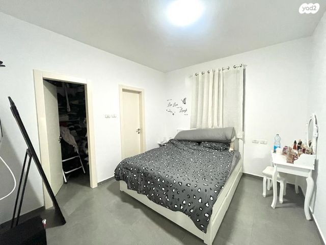 דירה, יעקב רייפן, שעריים, רחובות