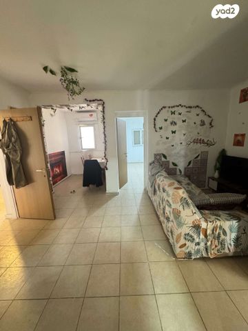 דירה, מתתיהו הכהן, גיורא יוספטל, דימונה