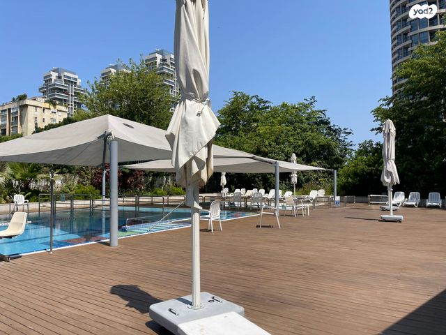 דירה, ניסים אלוני, צמרות איילון, פארק צמרת, תל אביב יפו