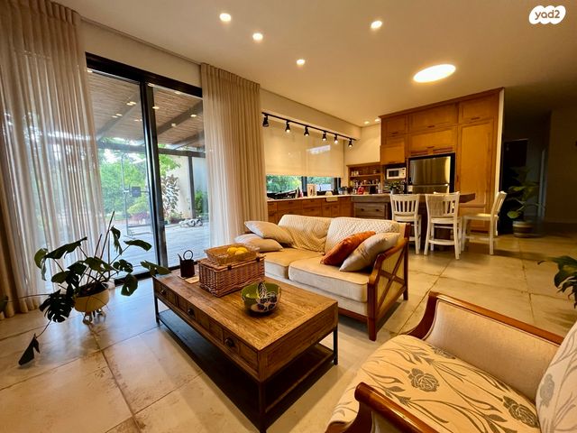 בית פרטי/ קוטג', שאר העיר, קדימה צורן