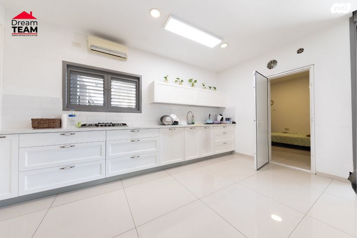 דירה, גלוסקין, ראשונים, ראשון לציון