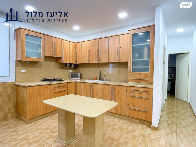 דירה, מנדלי מוכר ספרים, לב העיר, בת ים