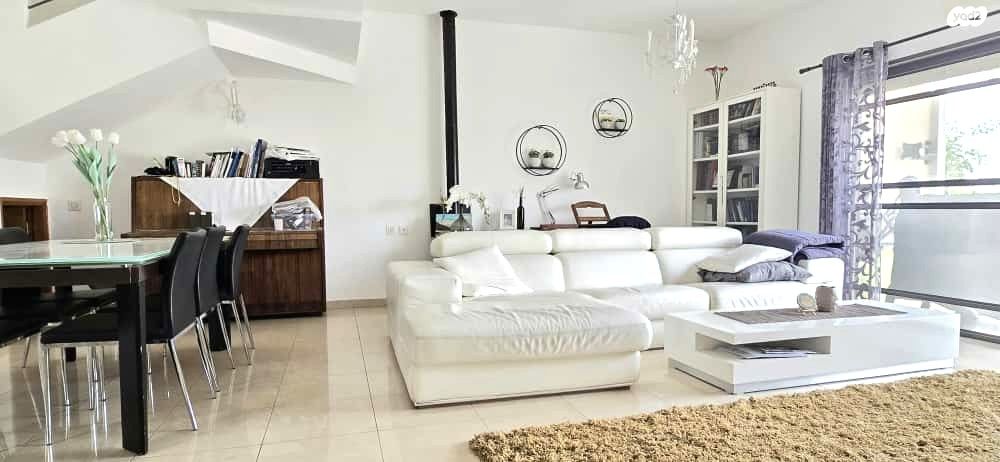 דו משפחתי, שערי תקווה