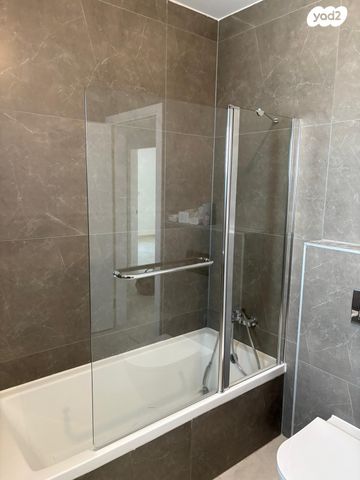 דופלקס, פנחס נבון, נאות שקד, ירוחם