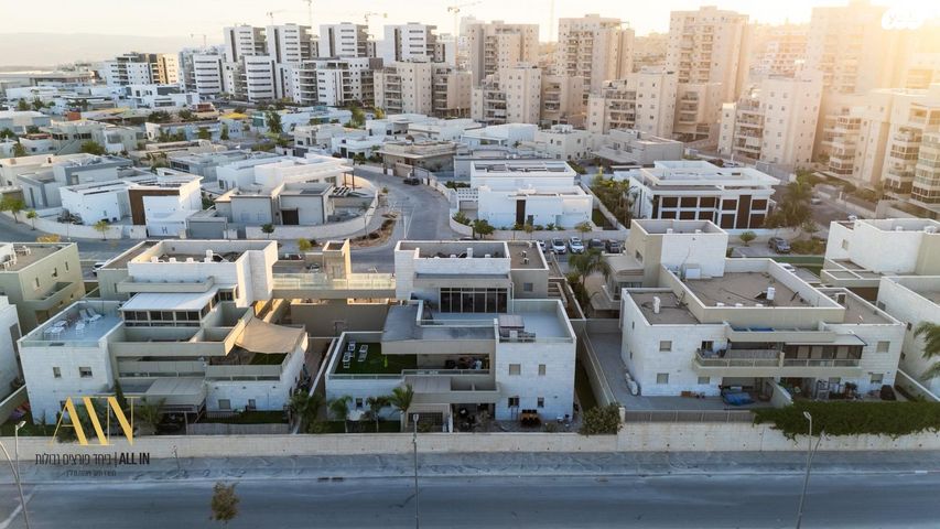 גג/ פנטהאוז, דימונה