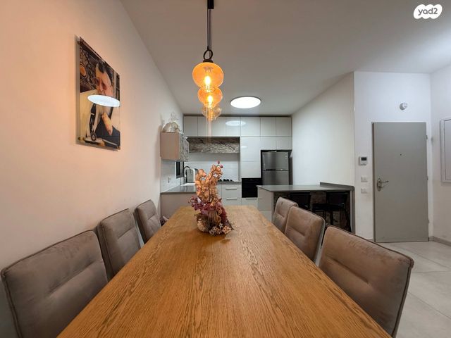 דירת גן, אריאל שרון, נווה שרון / שער העיר, נתיבות