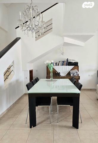 דו משפחתי, שערי תקווה