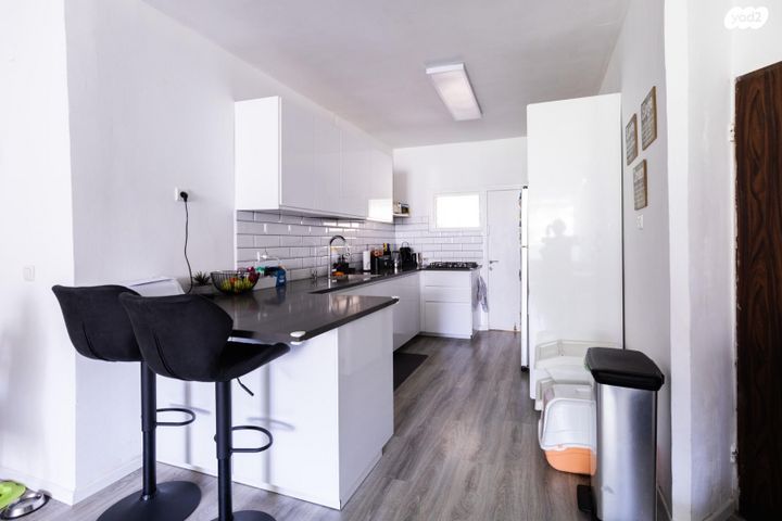 דירה, הפרחים, כפר סבא