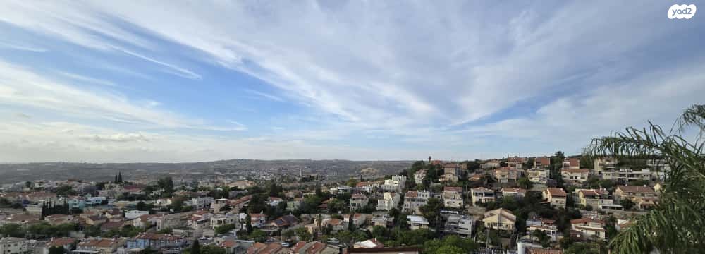 דו משפחתי, שערי תקווה