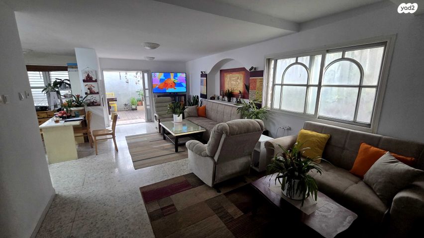 דירת גן, שלום פינקלשטיין, סלע, רחובות