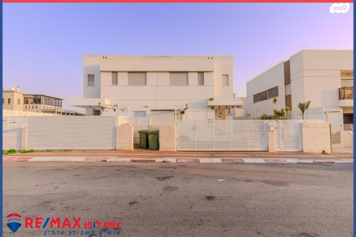 דו משפחתי, אסתר המלכה, רובע יזרעאל סביוני העמק, עפולה