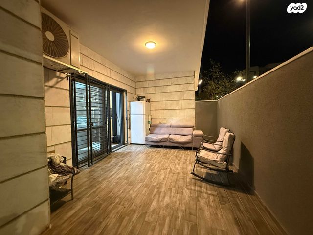 דירת גן, אריאל שרון, נווה שרון / שער העיר, נתיבות