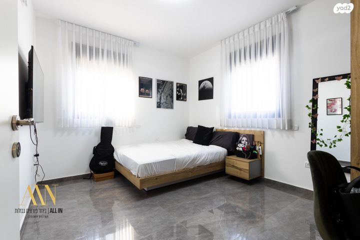 גג/ פנטהאוז, דימונה