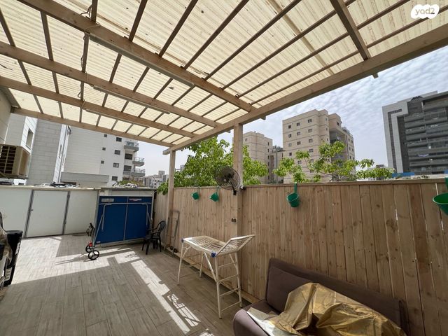 דירת גן, קטיף, נתיבות מערב, נתיבות