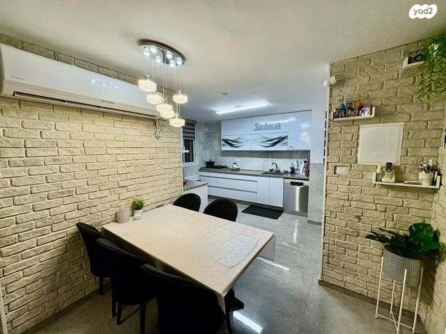 דירה, גיורא יוספטל, רמלה