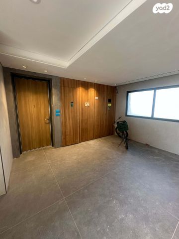 דירת גן, הרצליה הירוקה, נווה עובד, הרצליה