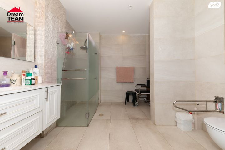 דירה, גלוסקין, ראשונים, ראשון לציון