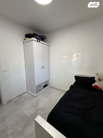 דירה, הגיבורים, עמידר, בת ים