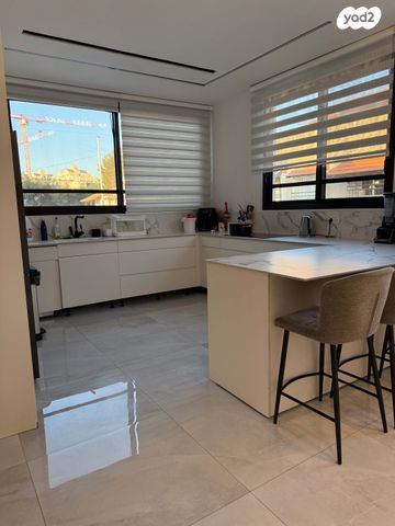 דירה, הגיבורים, עמידר, בת ים