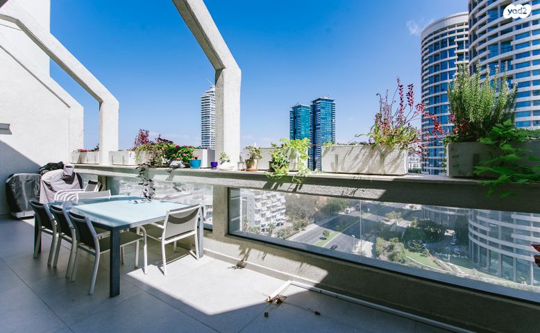 גג/ פנטהאוז, פנקס, הצפון החדש - כיכר המדינה, תל אביב יפו