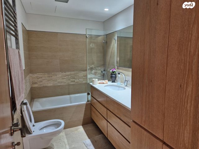 דירת גן, גלבוע, שכונה ה'-ו', מבשרת ציון