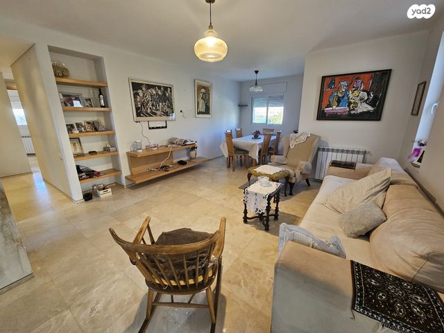 דירת גן, גלבוע, שכונה ה'-ו', מבשרת ציון