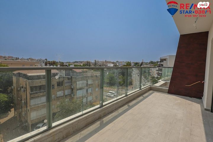 דירה, קהילת ציון, הרצליה