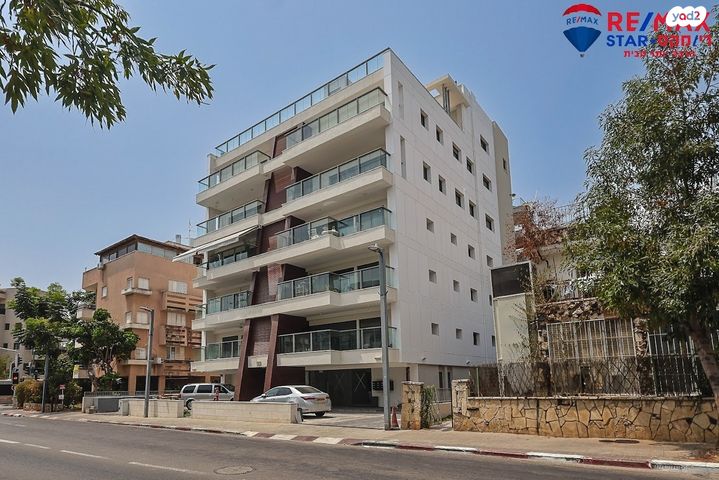 דירה, קהילת ציון, הרצליה