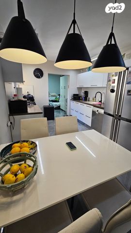 דירה, חיים מרינוב, חומת שמואל, הר חומה, ירושלים