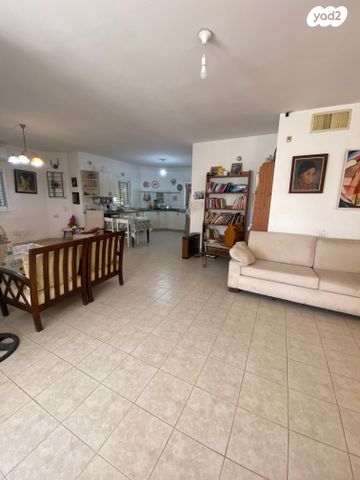 בית פרטי/ קוטג', נאות הדרים, גן יבנה