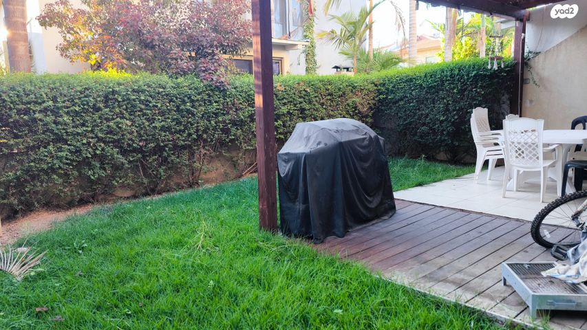 דו משפחתי, נאות הראשונים, מזכרת בתיה