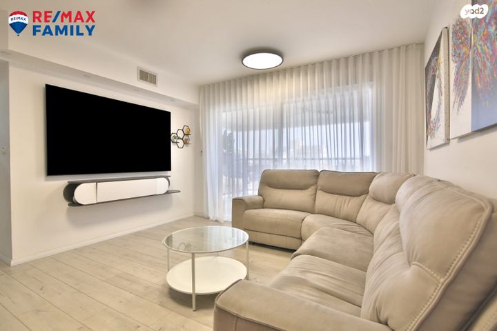 דירה, מנחם בגין, נווה גנים, קרית מוצקין