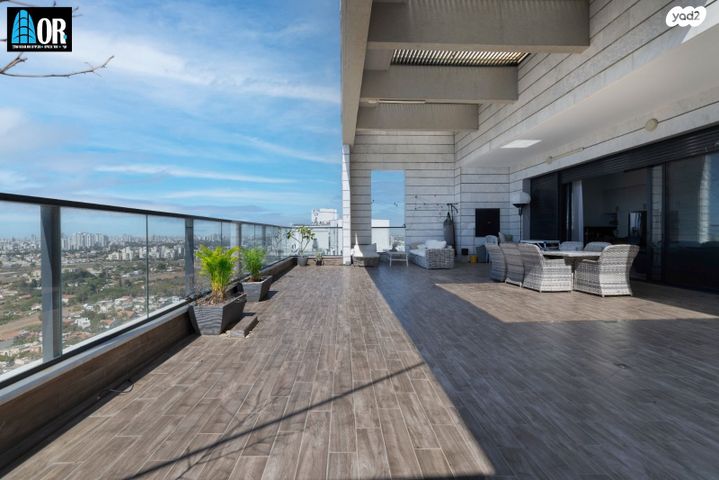 גג/ פנטהאוז, משה לוי, נאות שמיר, רמלה