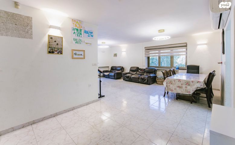 דירה, הגבעה הצרפתית, גבעת שפירא, ירושלים