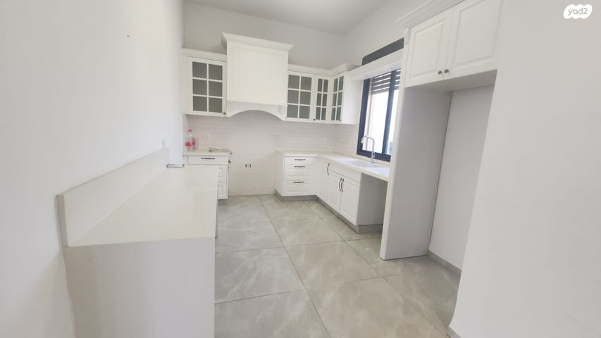 גג/ פנטהאוז, פרדס חנה כרכור