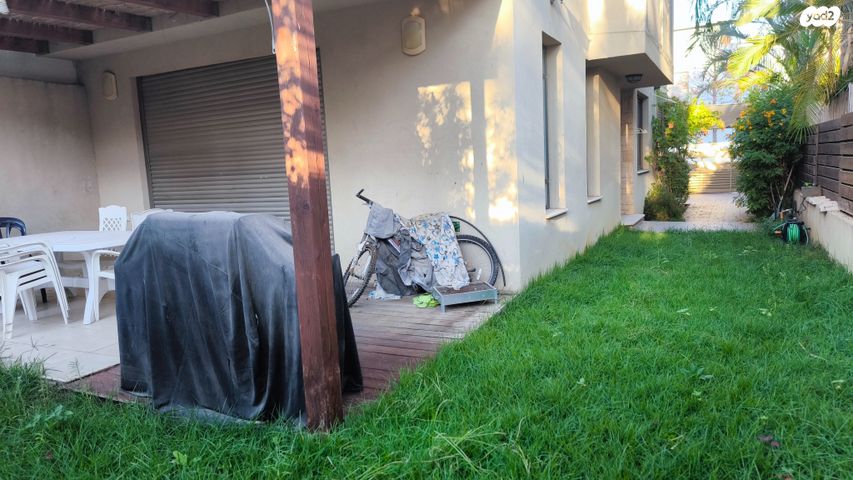 דו משפחתי, נאות הראשונים, מזכרת בתיה