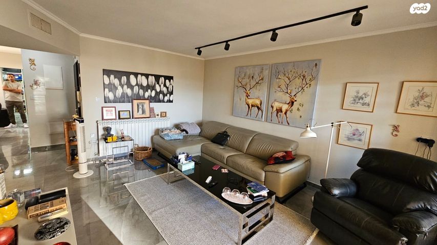 דירה, חיים מרינוב, חומת שמואל, הר חומה, ירושלים