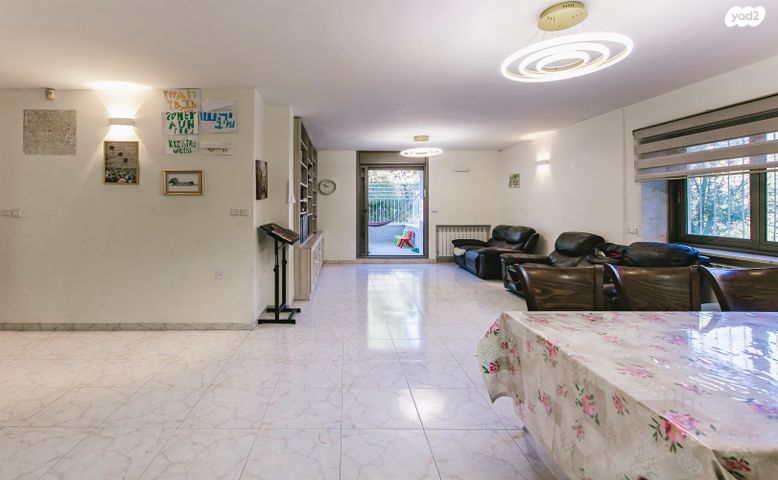 דירה, הגבעה הצרפתית, גבעת שפירא, ירושלים