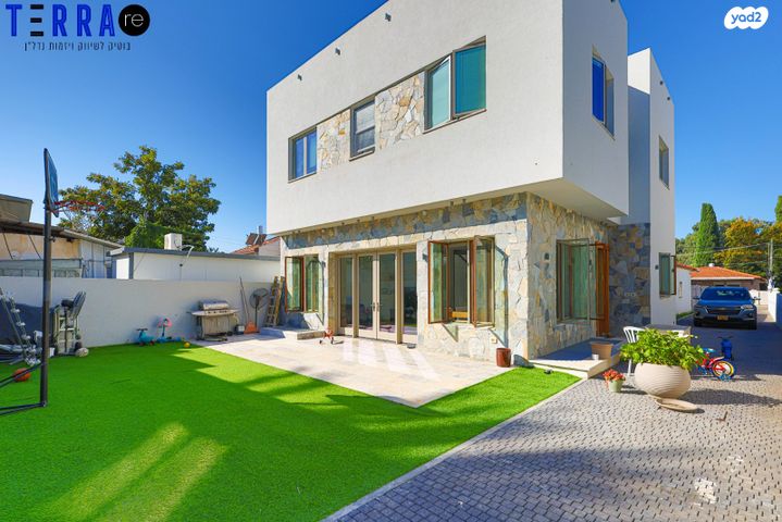 בית פרטי/ קוטג', חיים ארלוזורוב, נאות גנים, נתניה