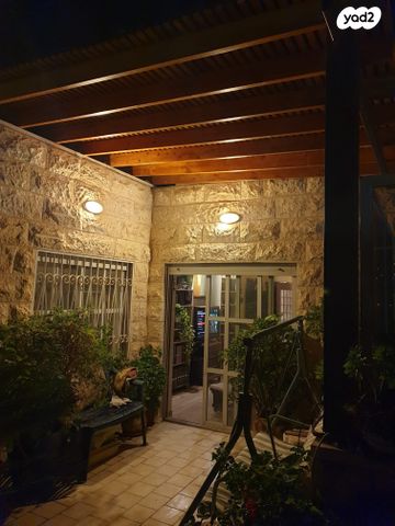 דירה, שלמה בן יוסף 250, ארמון הנציב, תלפיות מזרח, ירושלים