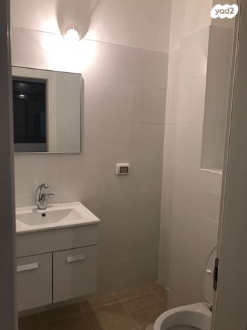 דירה, סנסן, צור הדסה